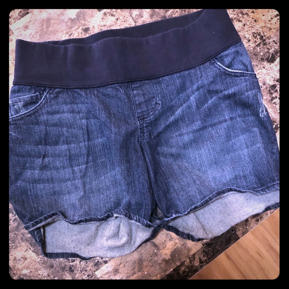 Maternity shorts